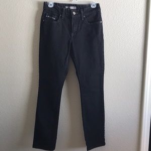 Black Levi mid rise skinny jeans